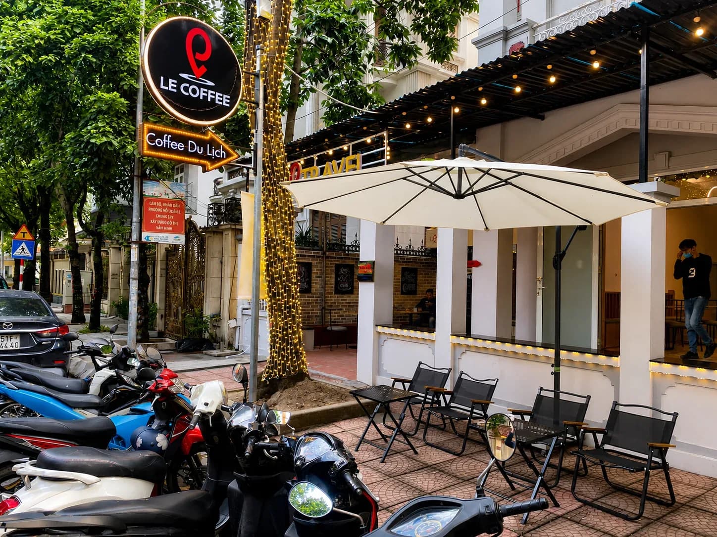 Dù lệch tâm tròn 3m x 3m cho LeeCoffee Hà Nội - công trình thực tế Ô Dù Đại Phát